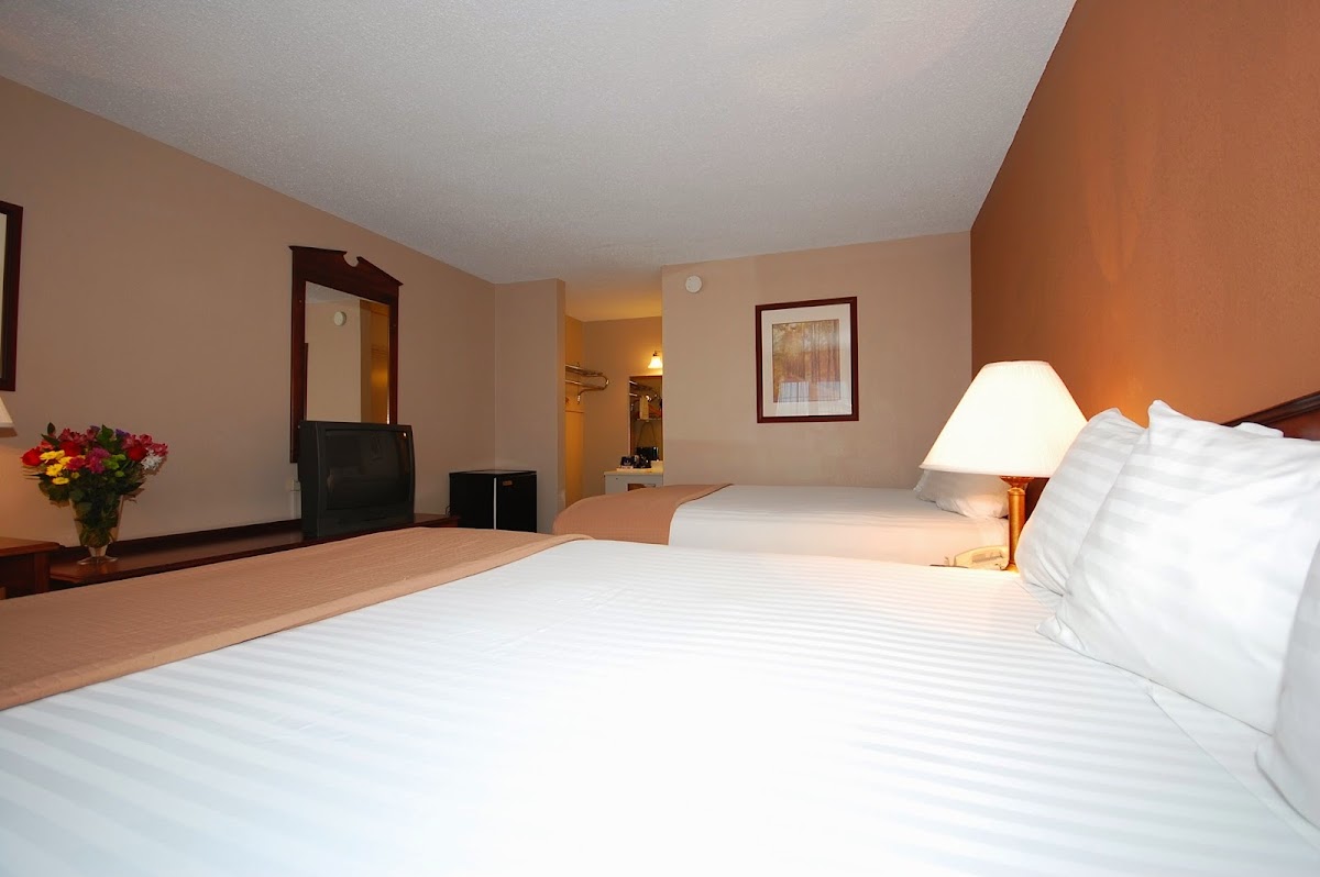 Magnuson Hotel Red Baron photo 3