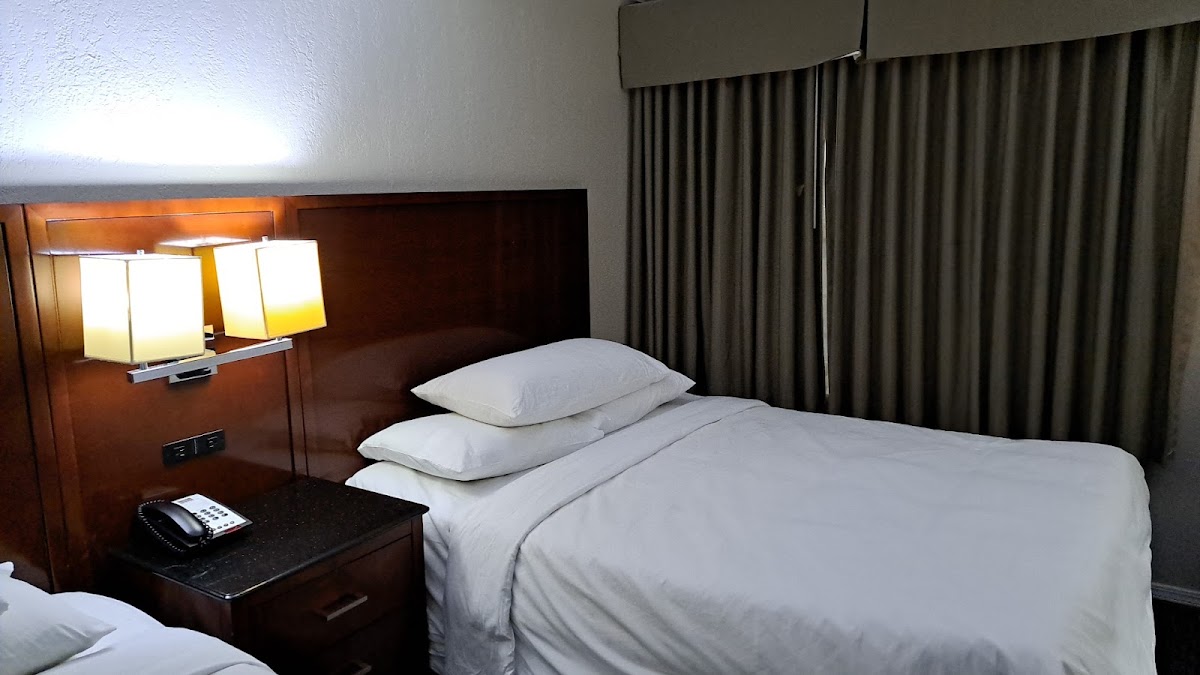 Hometown Inn & Suites photo 2