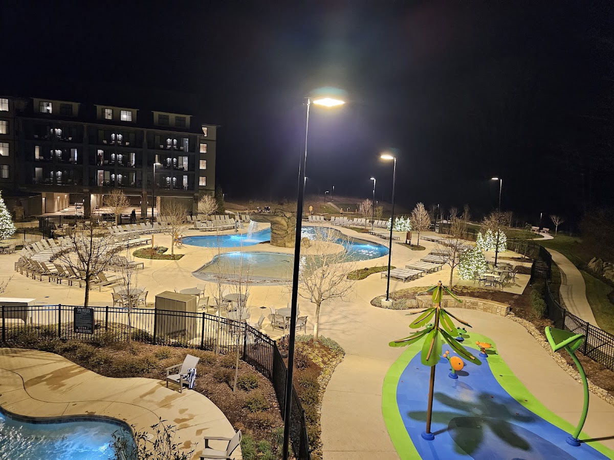 Dollywood's HeartSong Lodge & Resort photo 3