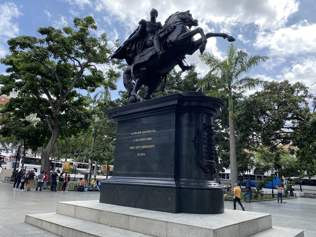 Bolivar Square