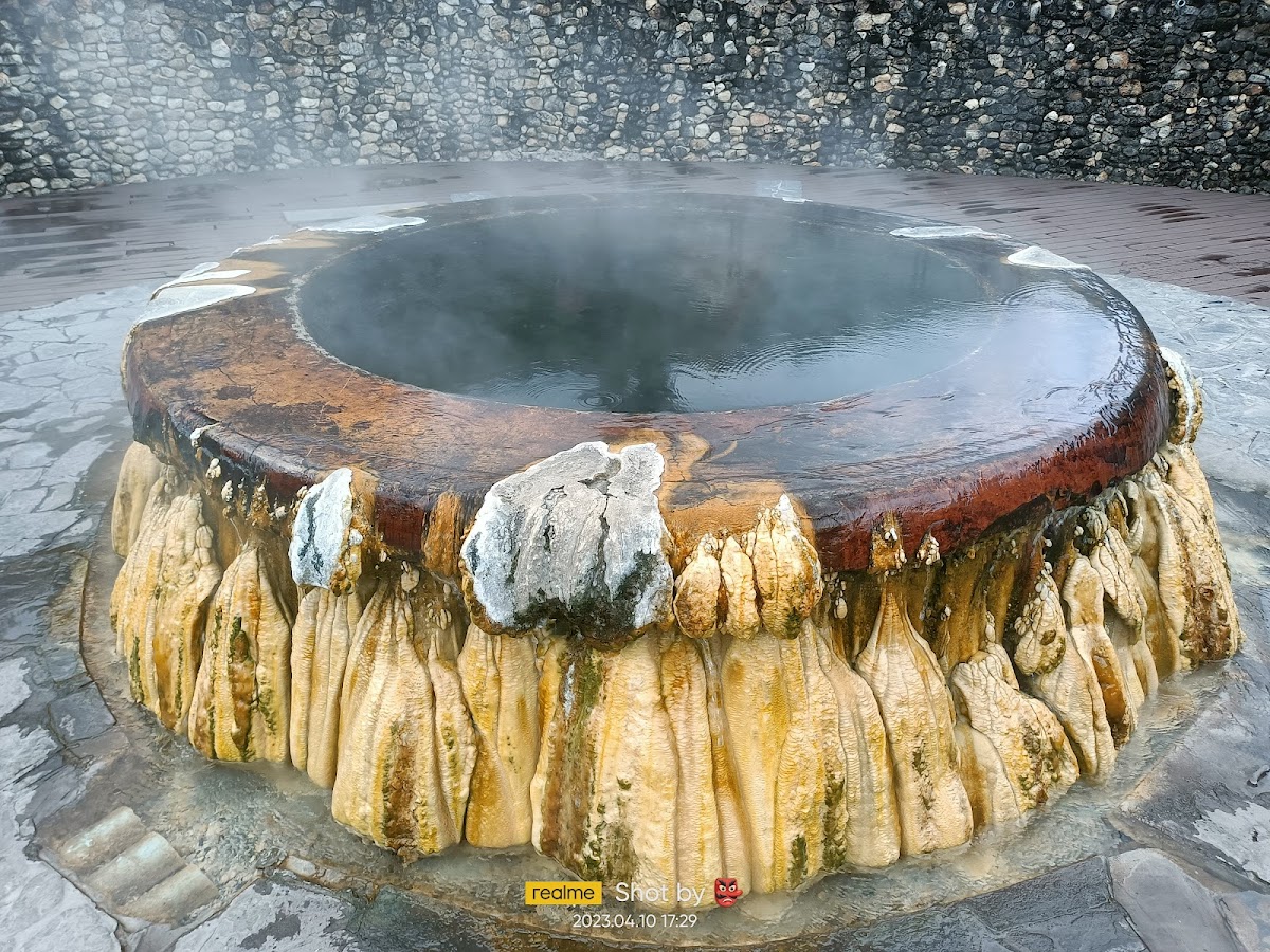 Raksa Warin Hot Spring