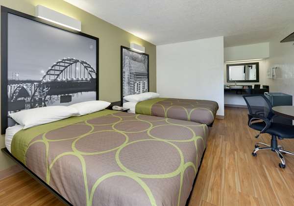 Super 8 by Wyndham Fort Smith photo 2