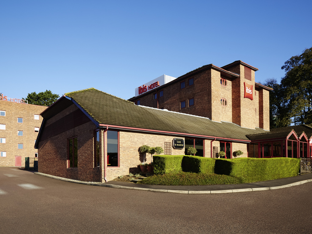 ibis London Luton Airport photo 2