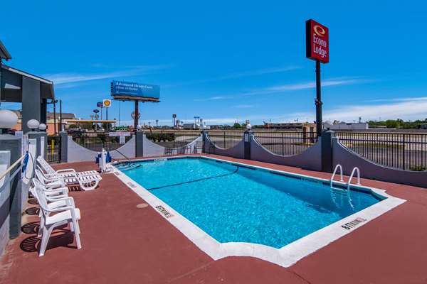 Econo Lodge Waco North I-35 photo 3