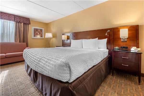Clarion Hotel Conference Center on Lake Erie photo 2