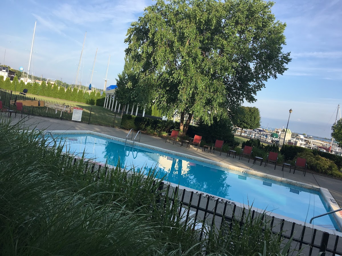 Clarion Hotel Conference Center on Lake Erie photo 3