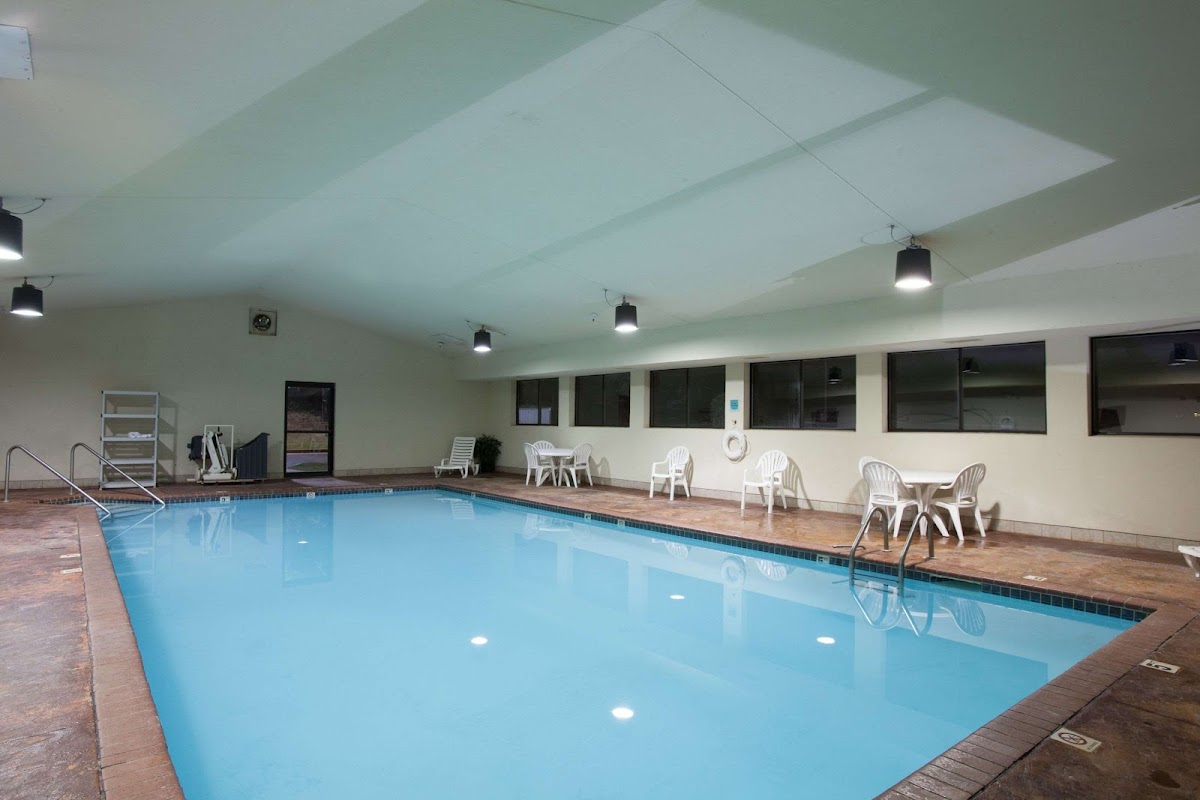 Hawthorn Suites by Wyndham Midwest City Tinker AFB photo 3