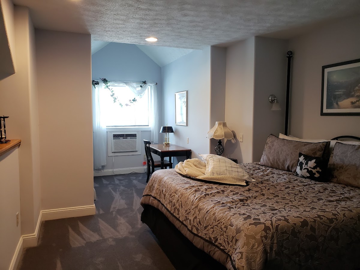 Longhouse Lodge Motel & Manor
