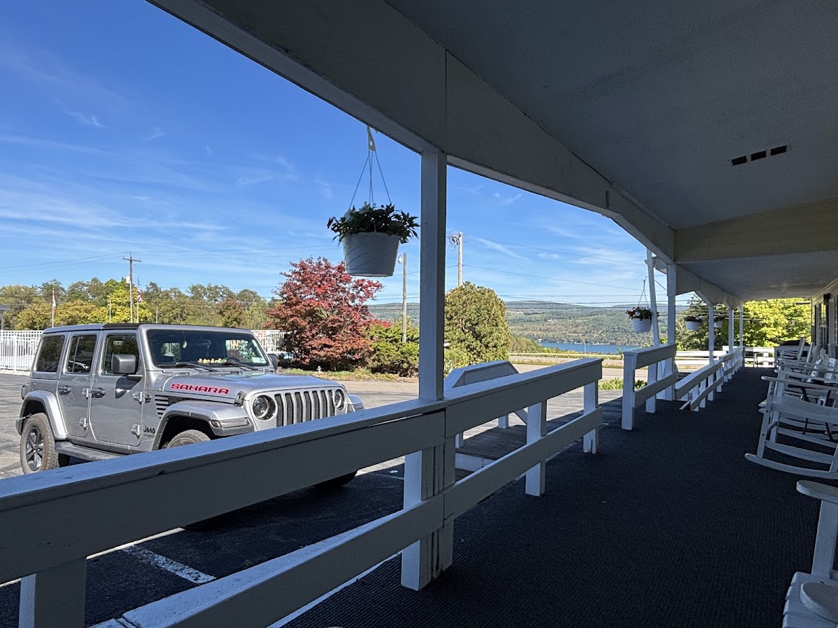 Longhouse Lodge Motel & Manor photo 3