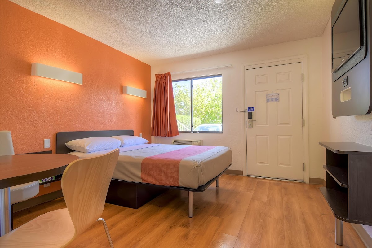 Motel 6 Las Vegas, NV - I-15 Stadium photo 2