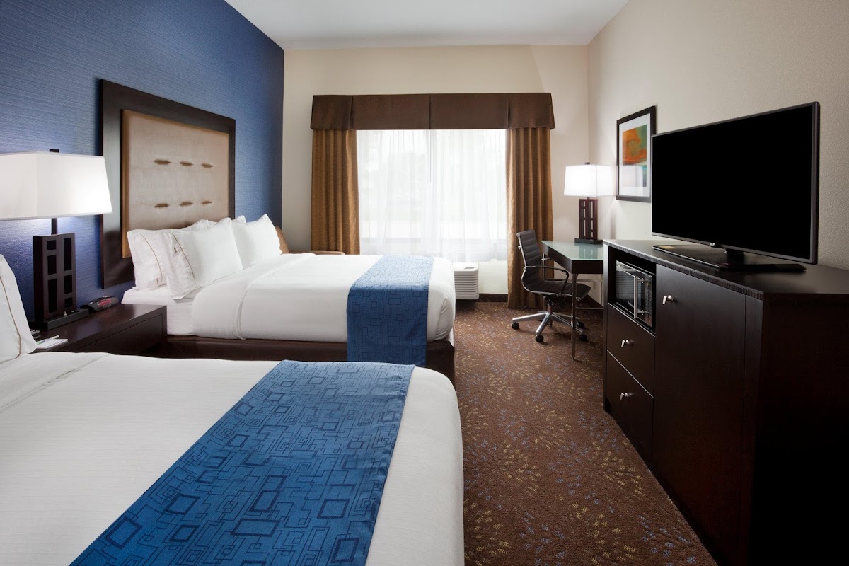 Holiday Inn Express & Suites Davenport by IHG photo 2
