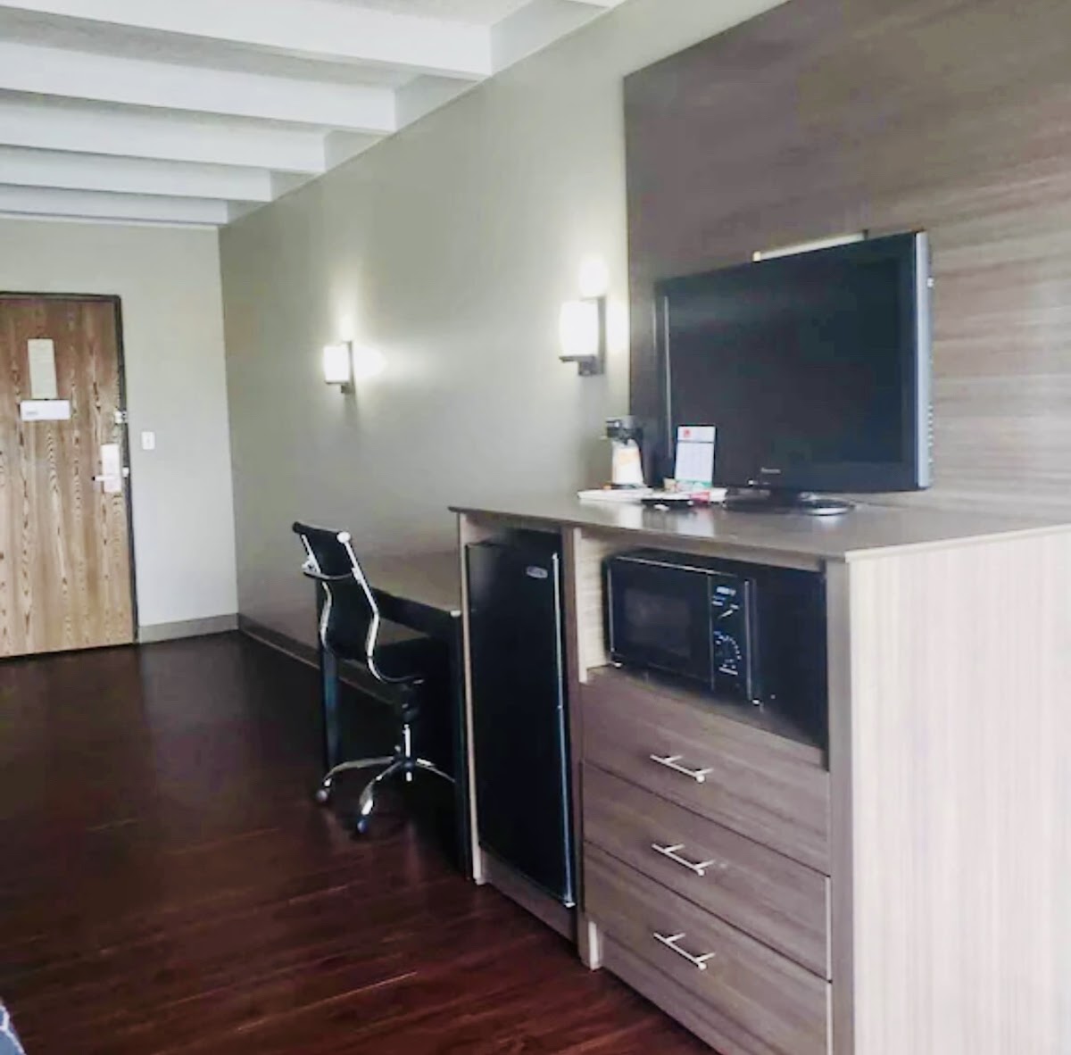 Baymont by Wyndham Bay City photo 3