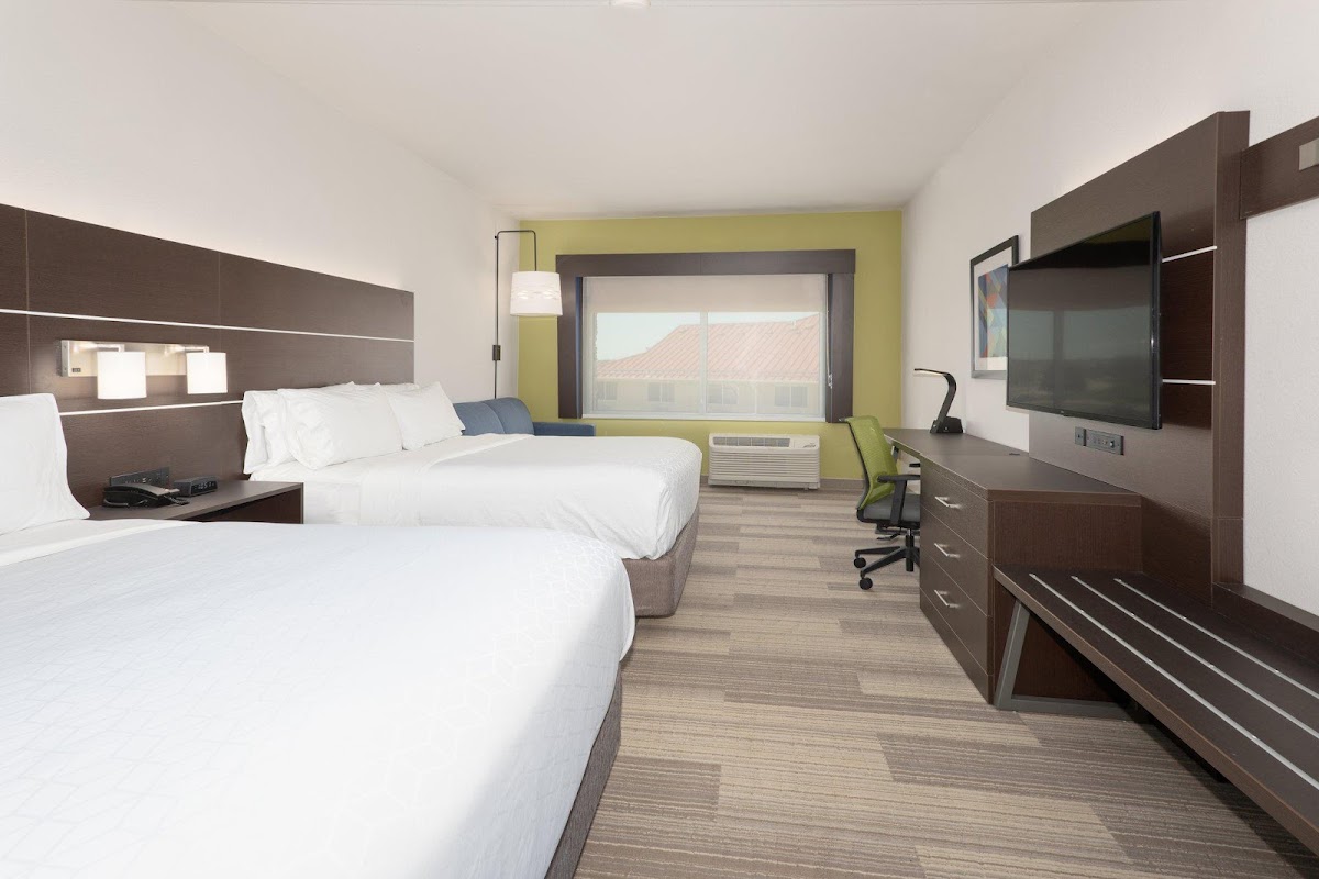 Holiday Inn Express & Suites Firestone - Longmont by IHG photo 2
