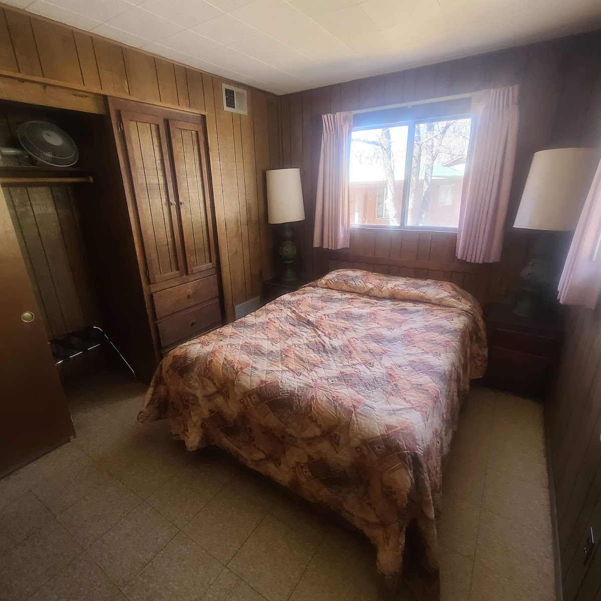 Laguna Mountain Lodge & Store