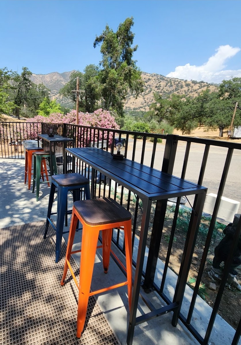 Sierra Lodge