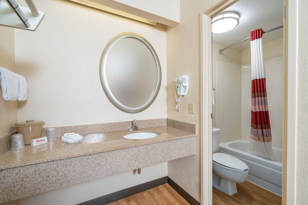 Red Roof Inn Cleveland - Airport/Middleburg Heights photo 3