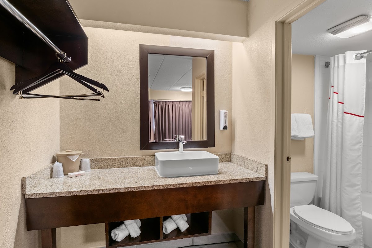Red Roof Inn Lansing East – MSU photo 3