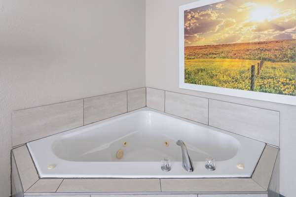 Days Inn by Wyndham Louisburg photo 3
