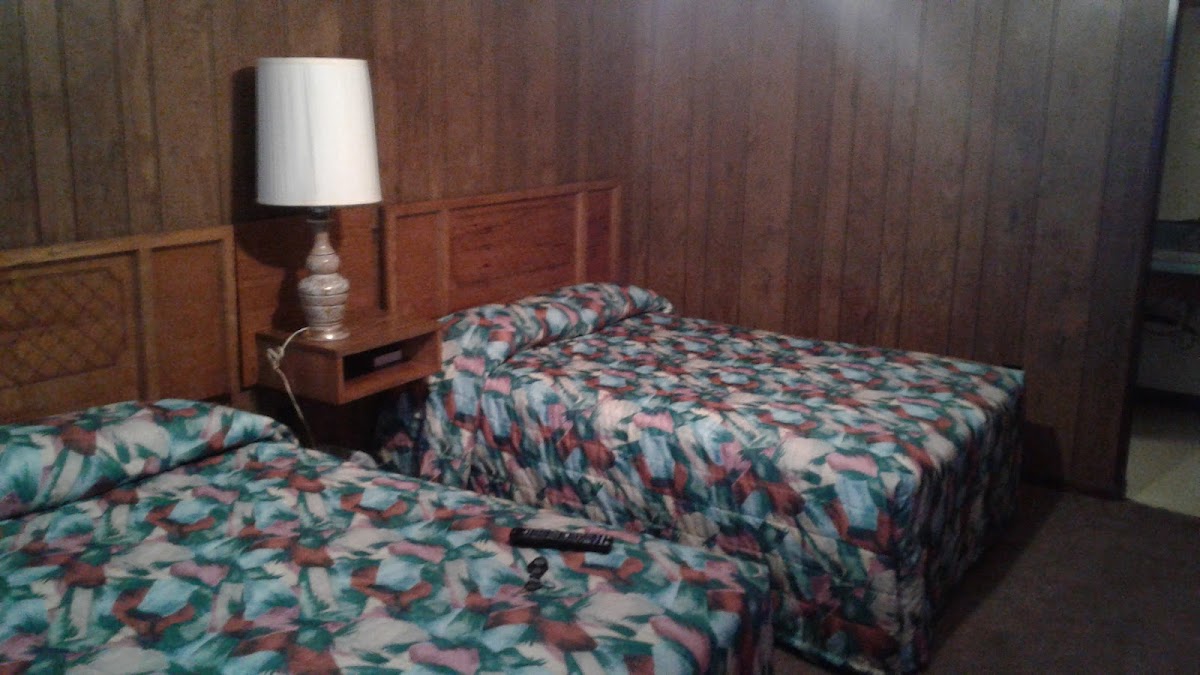 Eastern Heights Motel photo 2