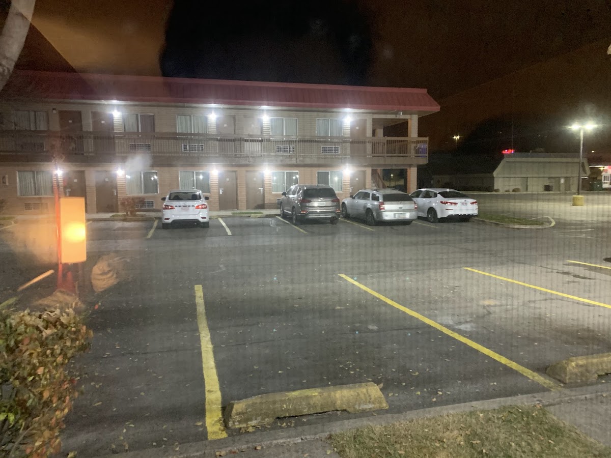 Econo Lodge Downtown photo 3