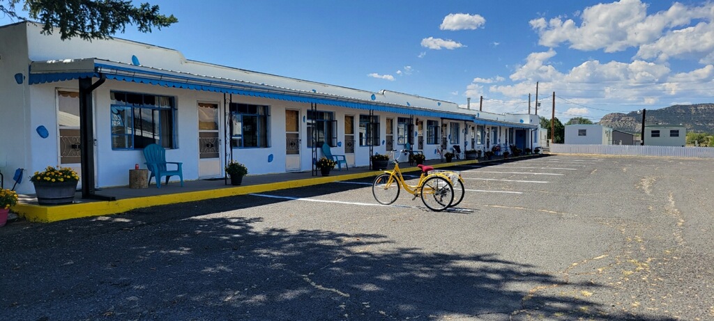 Maverick Motel