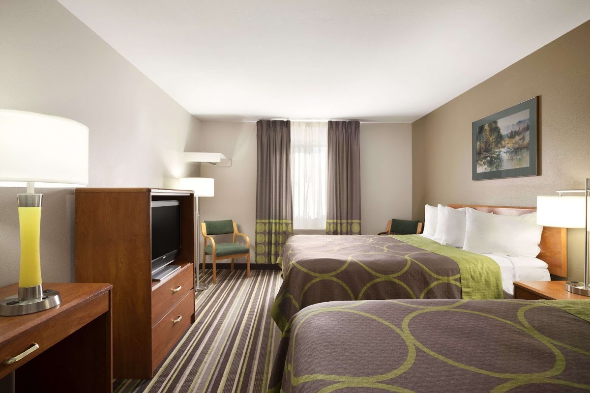 Super 8 by Wyndham Bozeman photo 2