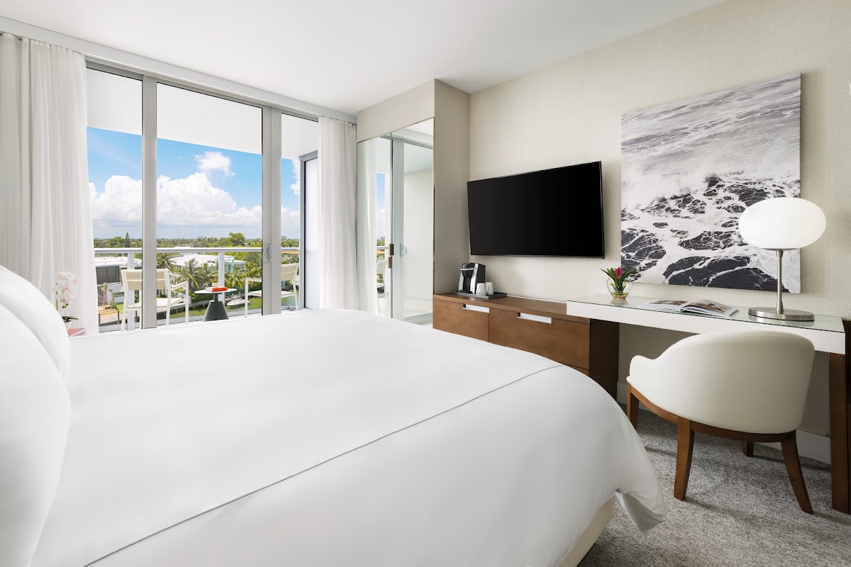 The Altair Bay Harbor Hotel photo 2