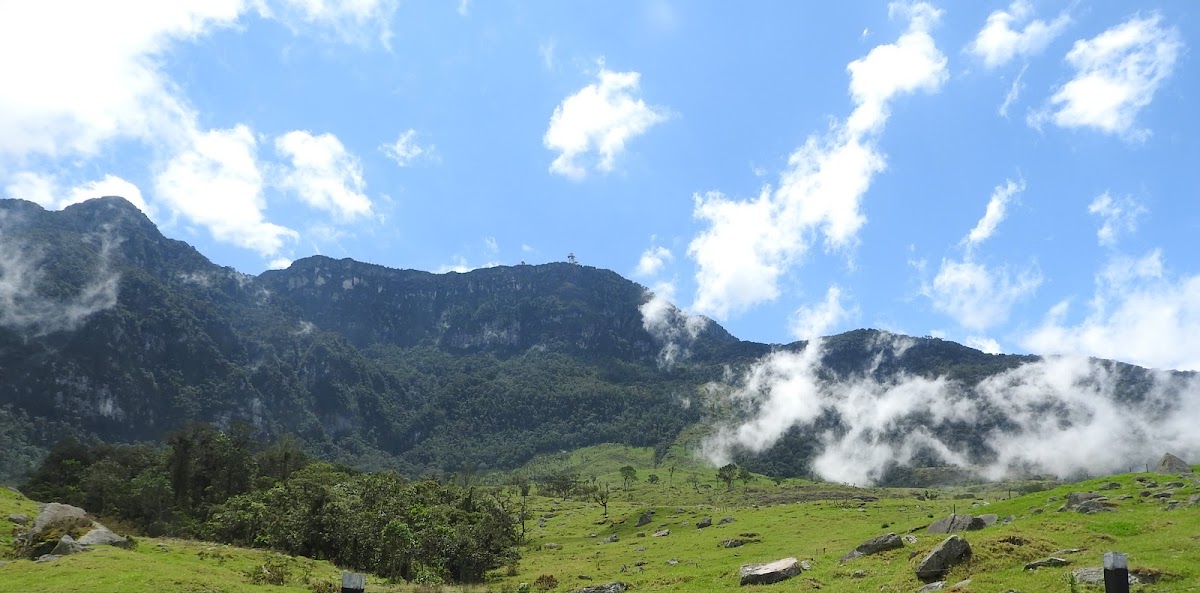 Cerro El Tablazo: Senderismo, Camping, Eventos
