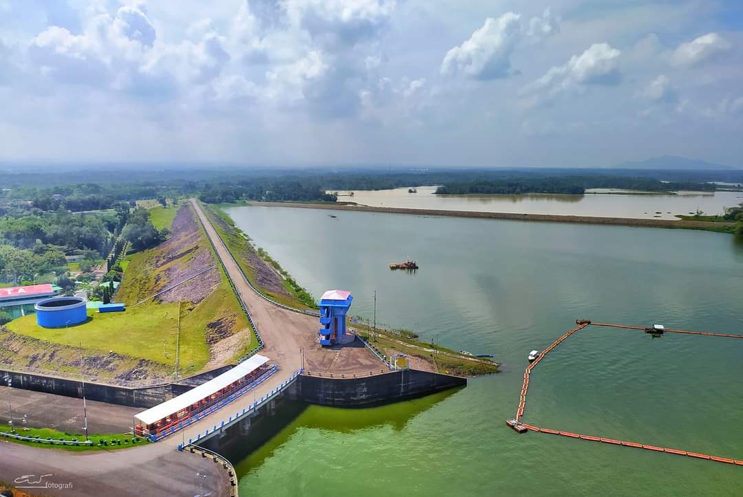 Waduk Gadjah Mungkur