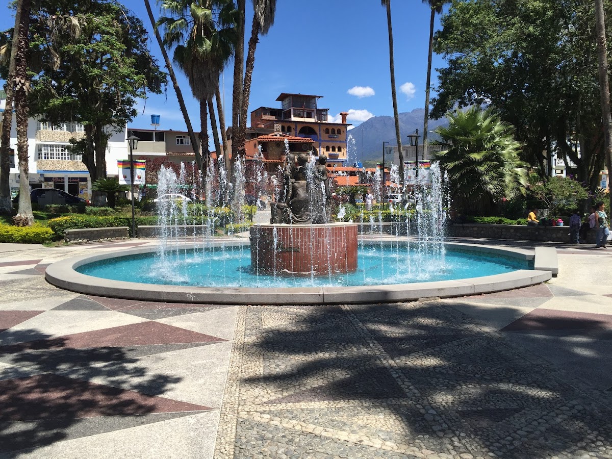 Las Heroínas Square