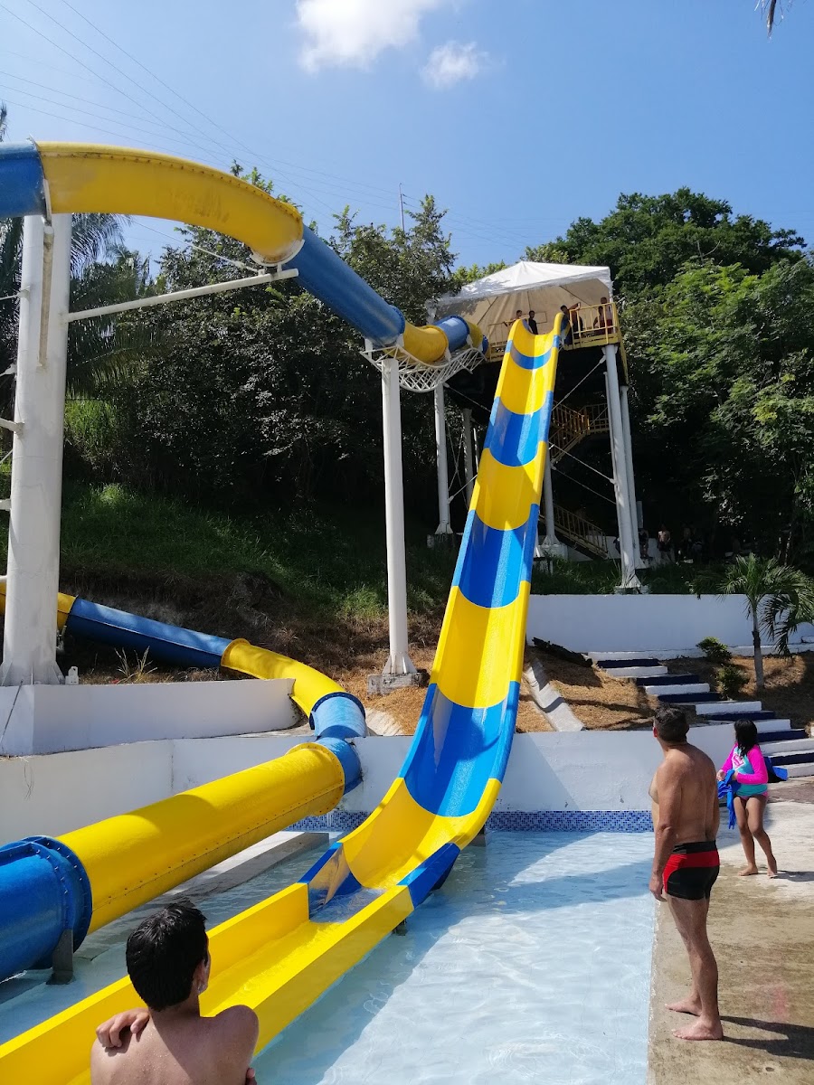 Piscina El Cortijo