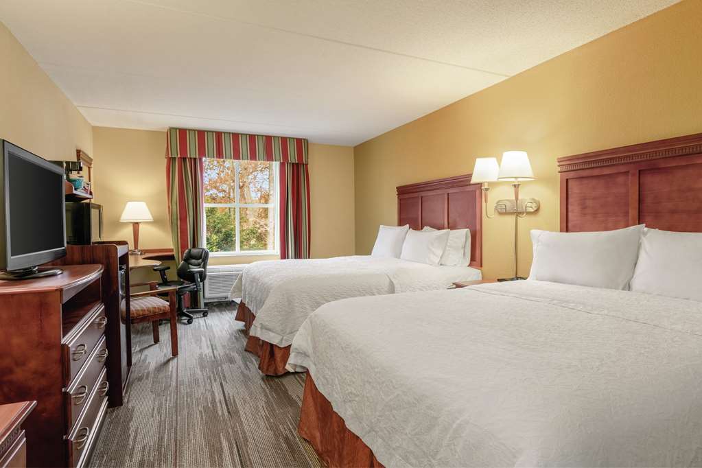 Hampton Inn & Suites Williamsburg Historic District photo 2