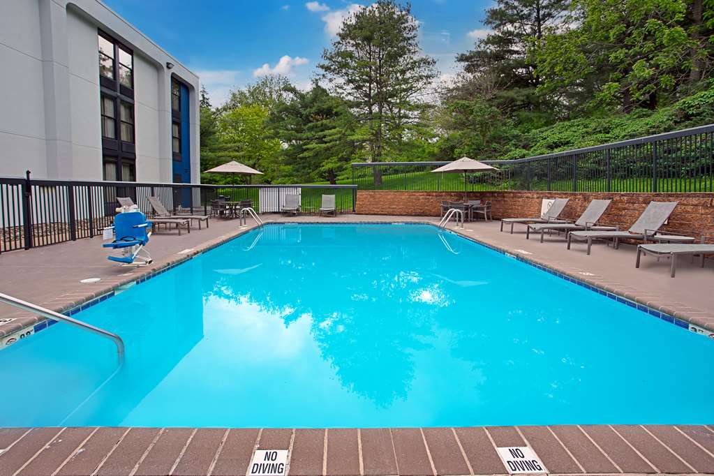 Hampton Inn State College photo 3
