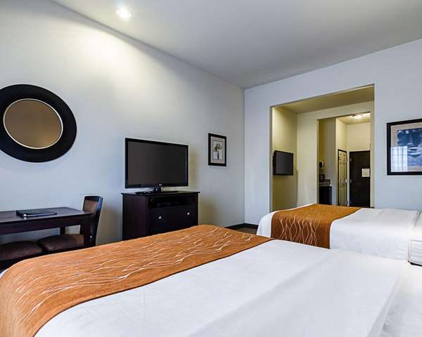 Comfort Inn & Suites Lawrence - University Area photo 3