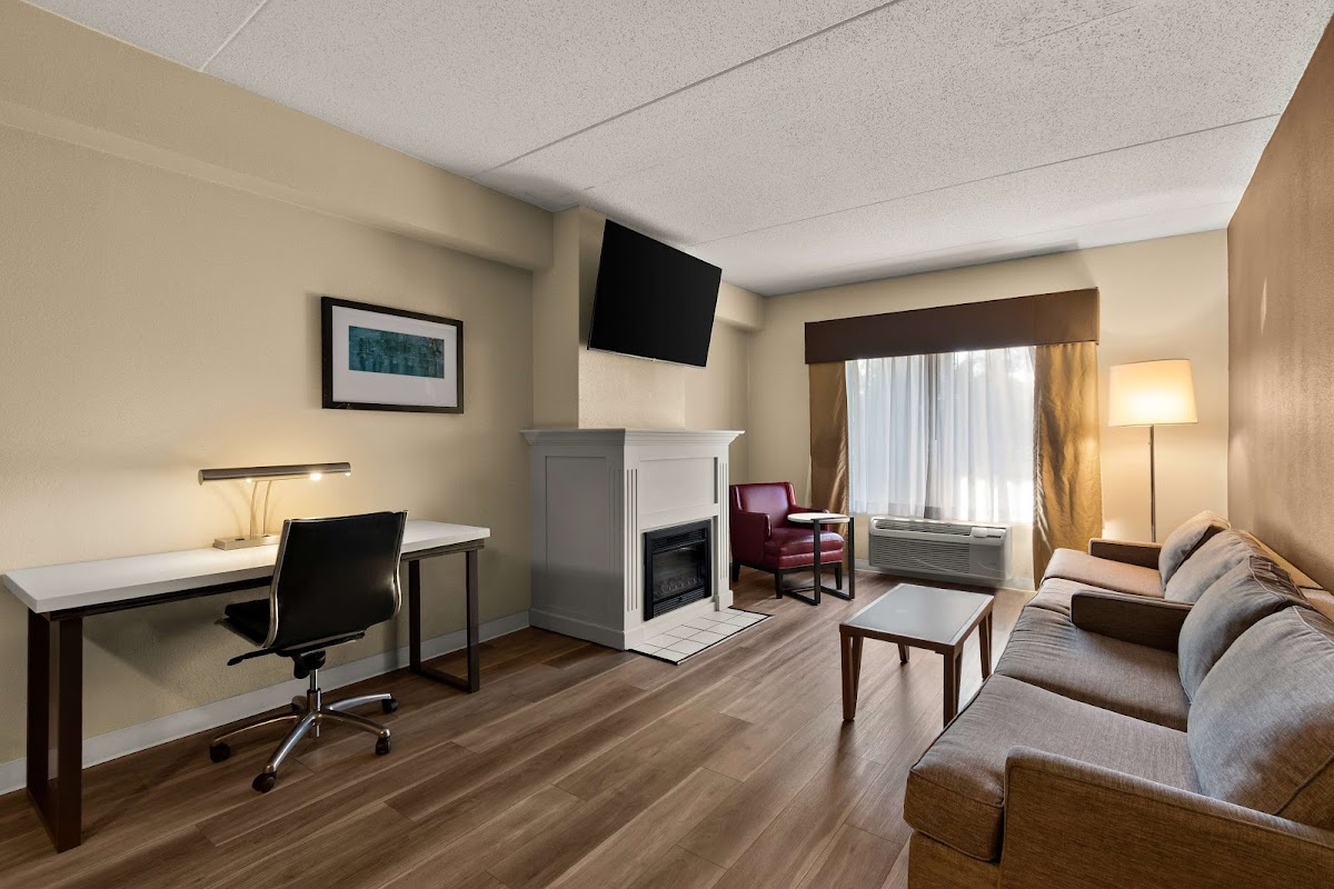 Ramada by Wyndham Harrisburg/Hershey Area photo 2