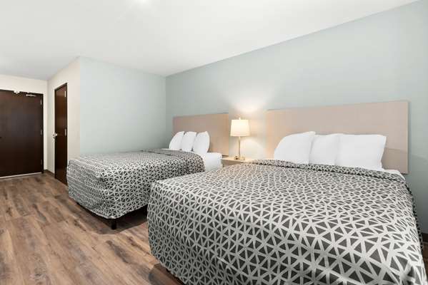 WoodSpring Suites Savannah West Chatham Parkway photo 2