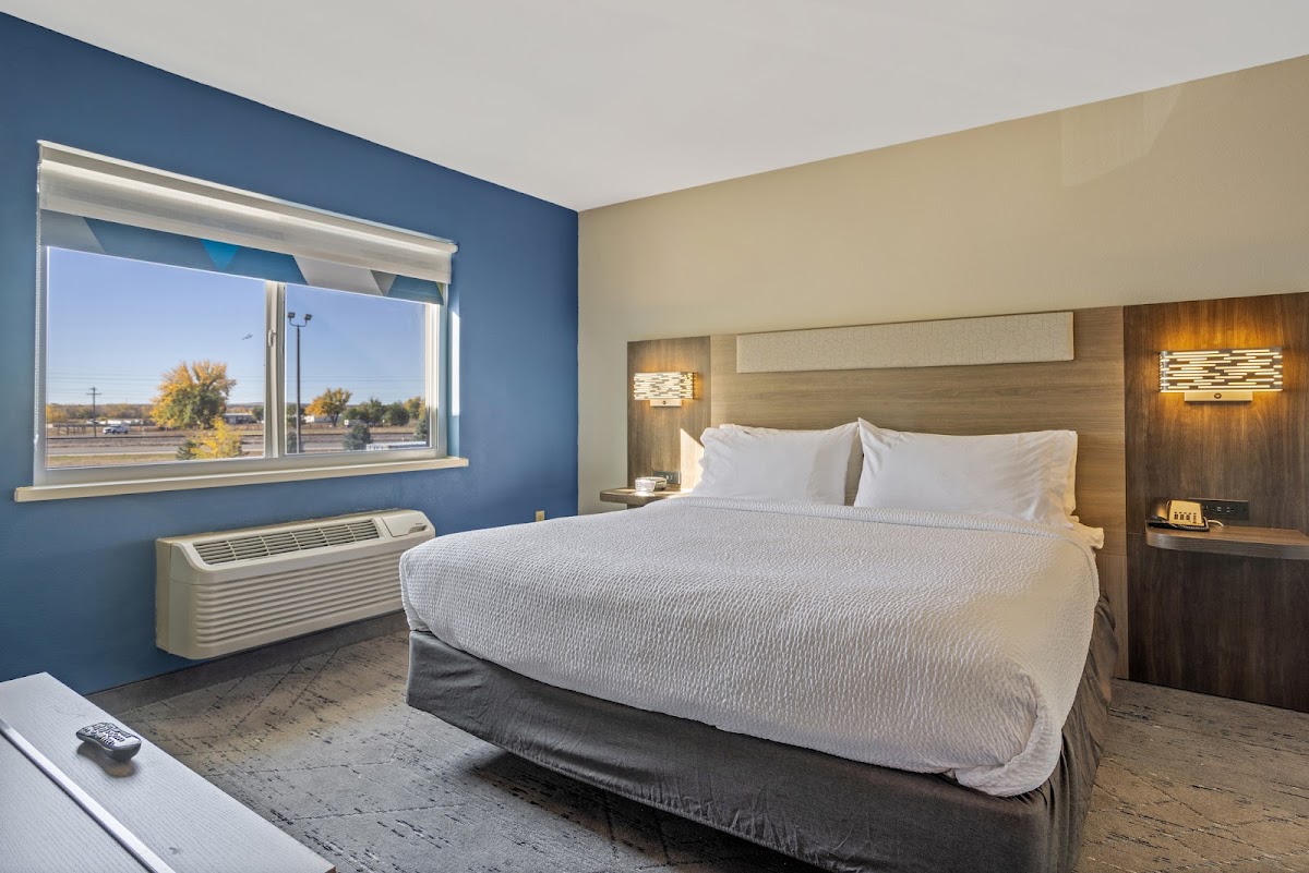 Holiday Inn Express & Suites Torrington by IHG photo 2