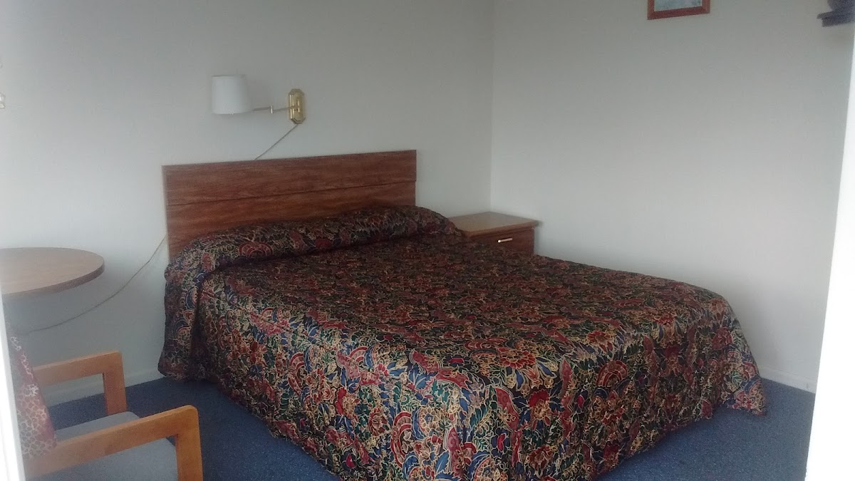 Thunderbird Motel photo 2