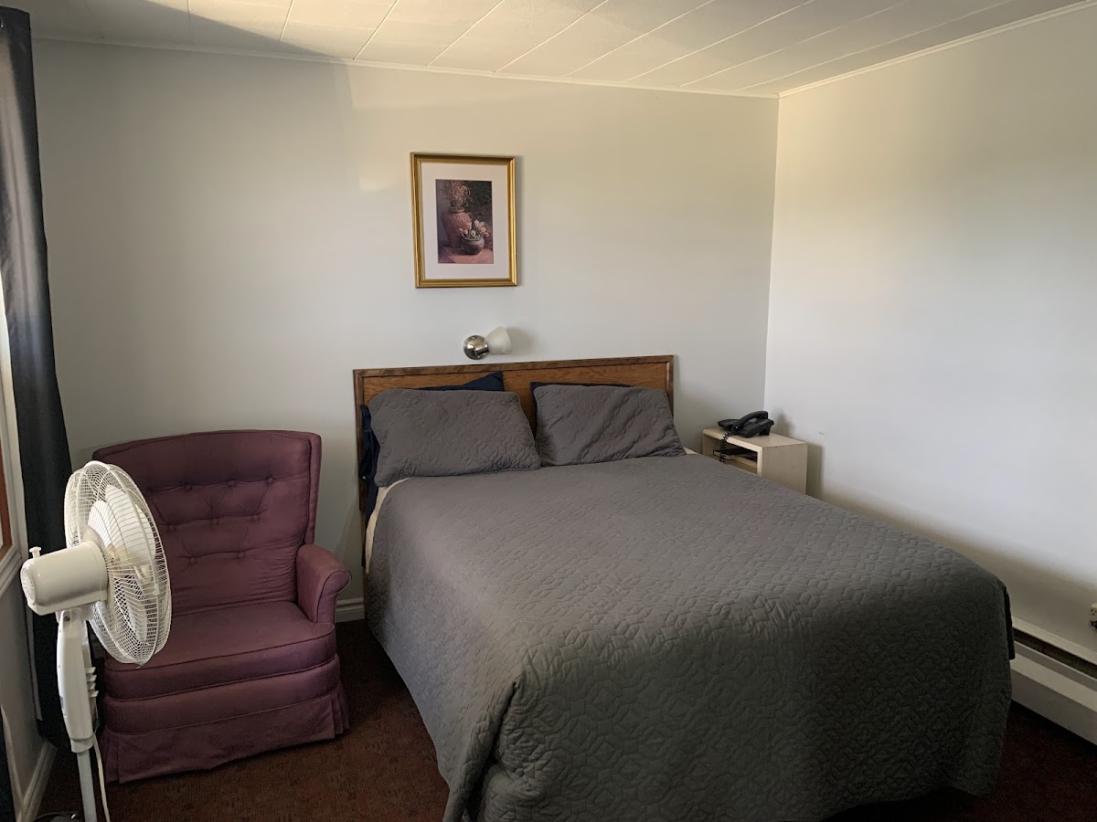 Chain of Lakes Motel photo 2