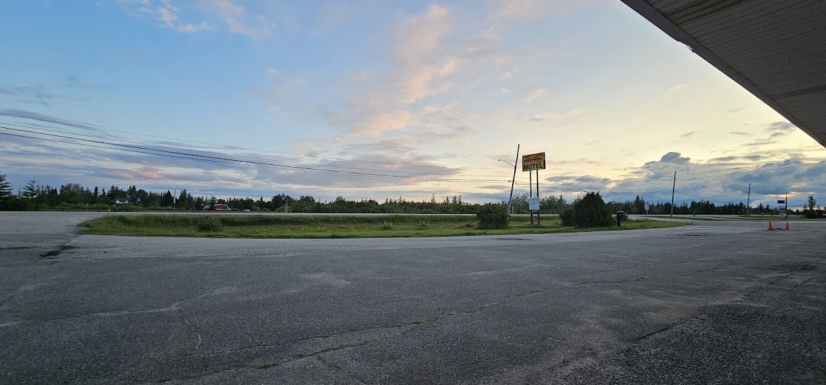 Chain of Lakes Motel photo 3