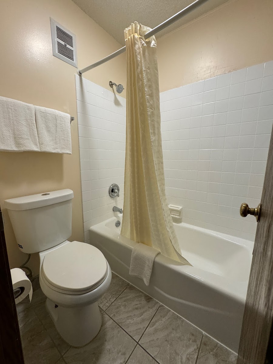 Econo Lodge Waite Park - St. Cloud photo 3