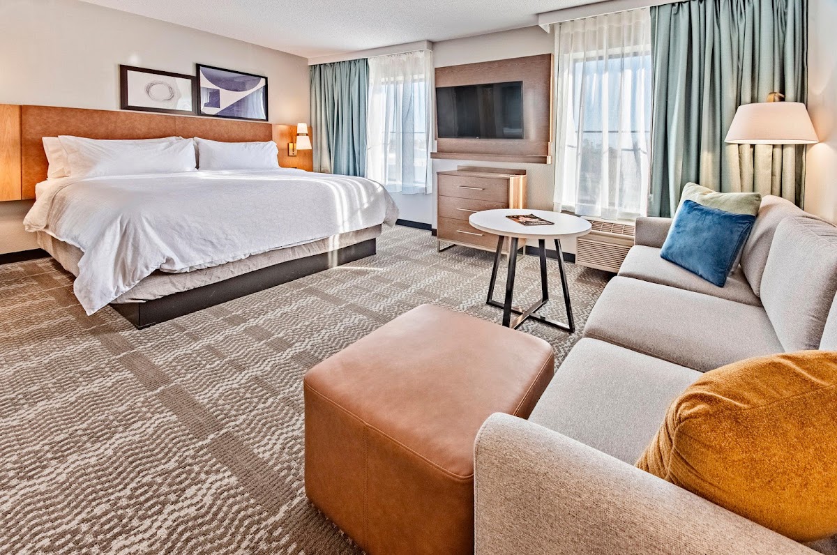 Staybridge Suites Cedar Rapids North by IHG photo 2