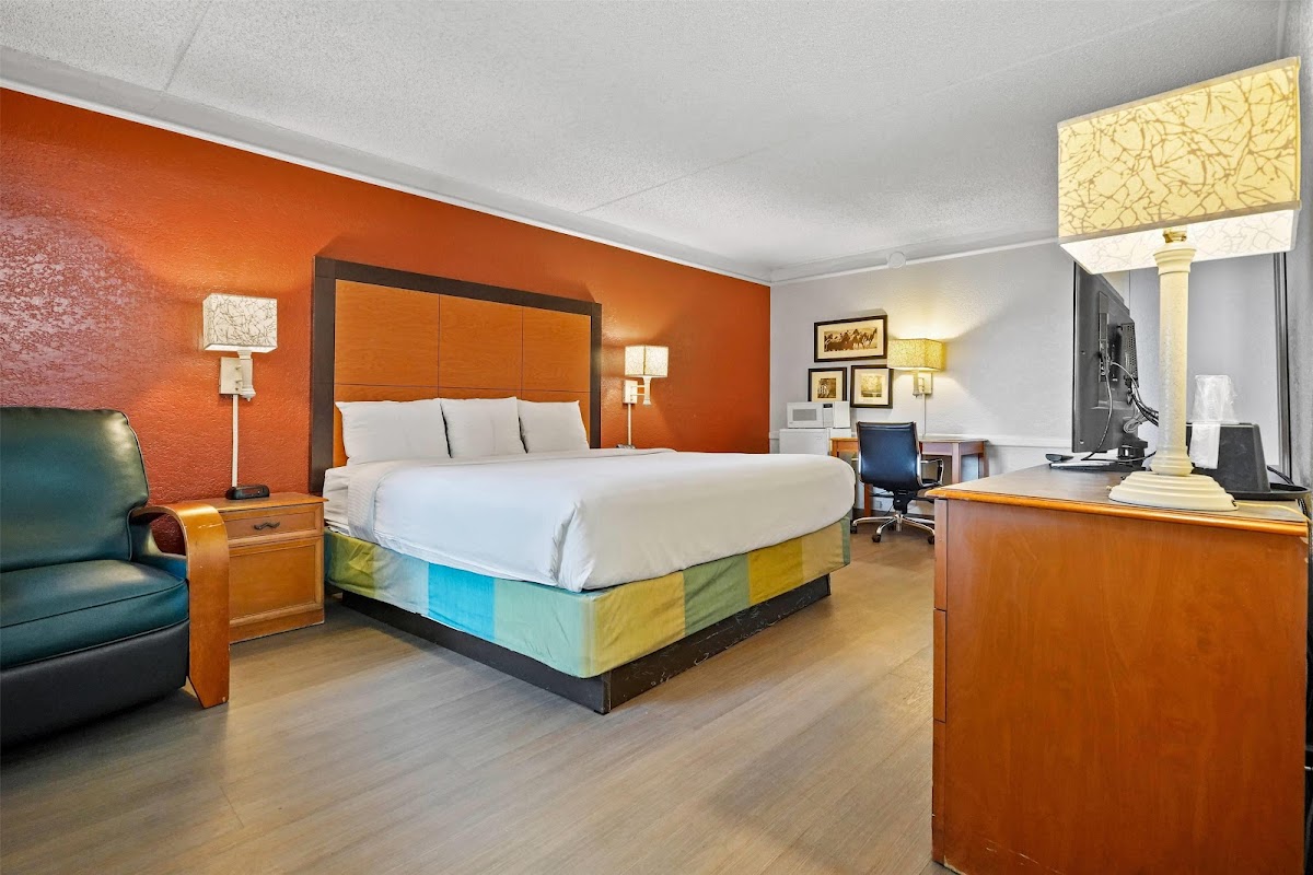 La Quinta Inn by Wyndham Costa Mesa / Newport Beach photo 2