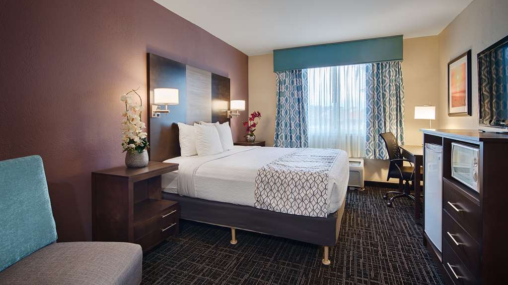Best Western Fort Myers Inn & Suites photo 2