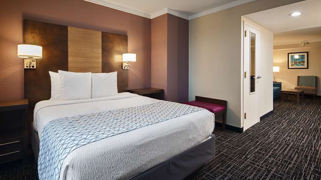 Best Western Fort Myers Inn & Suites photo 3