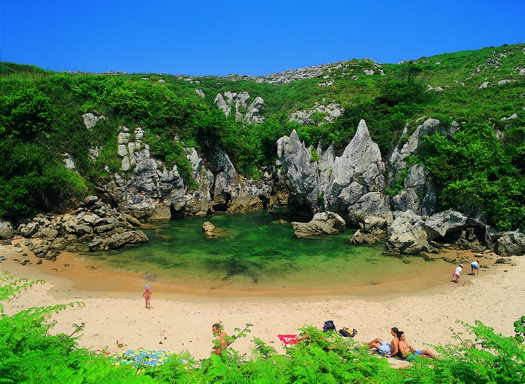 Playa de Gulpiyuri