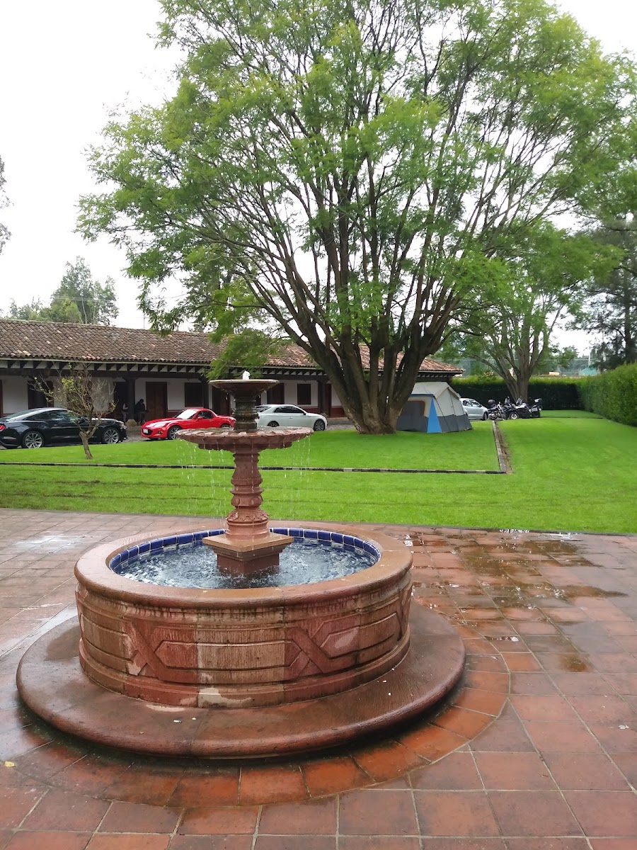 Puerta del lago photo 2