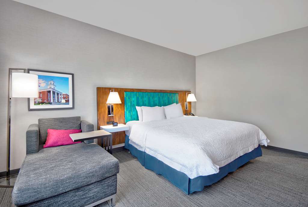 Hampton Inn Abingdon photo 2