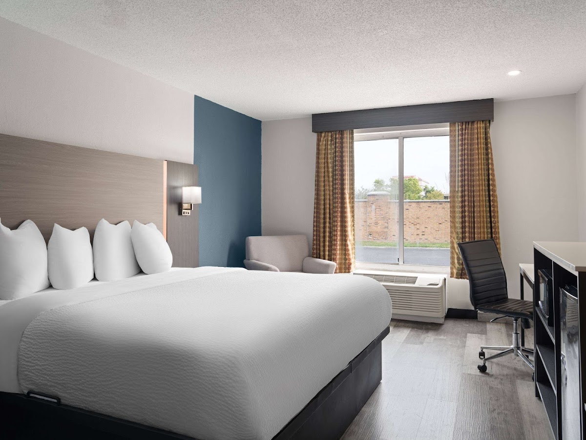 Baymont by Wyndham Indianapolis East photo 2