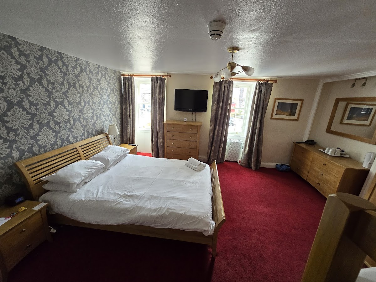 The Elphinstone Hotel